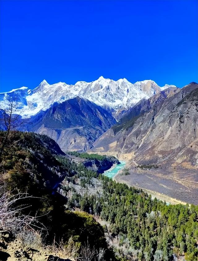 西藏雪山，凭什么让无数人一生念念不忘？
