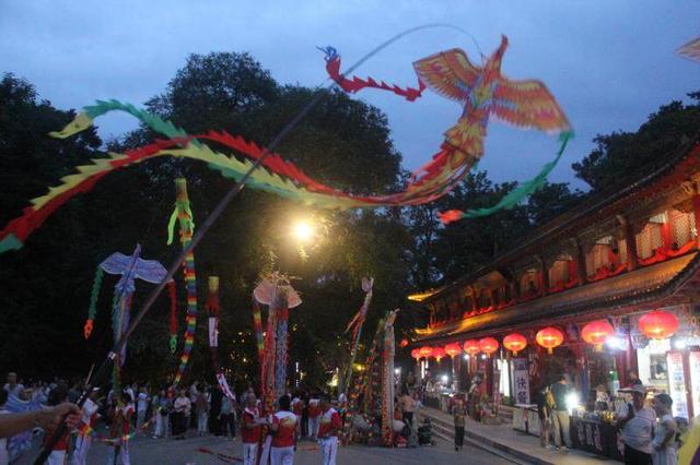 “好运莲莲 千山奇妙夜”水幕光影夜游璀璨启幕