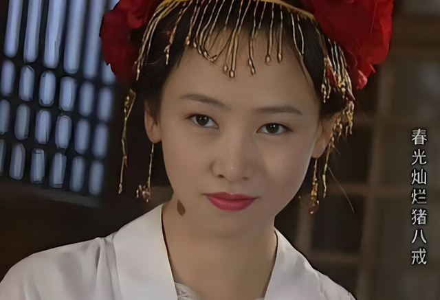 她出身清华大学，因拍三级片与父母决裂，如今再不让女儿进娱乐圈