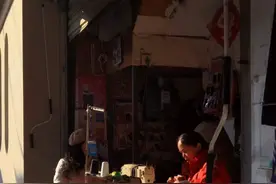 狡猾！老式缝纫机回收成新骗局，不少老人上当受骗数万元图片
