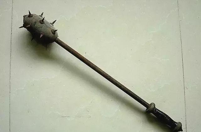 浅析中国古代武器的历史演变，文化意义，以及其影响和传承
