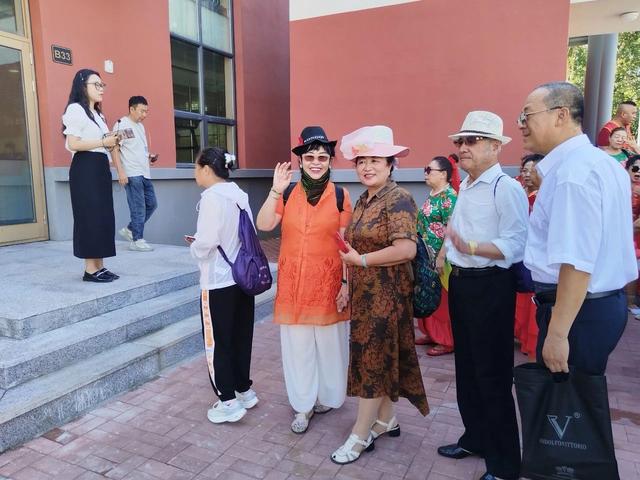 走进校园收获多·旅游文化展风采