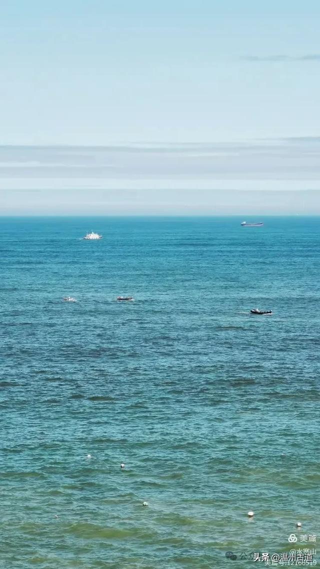 温州唯一的临海悬崖栈道,悬空而建的玻璃观景台,风景极佳!
