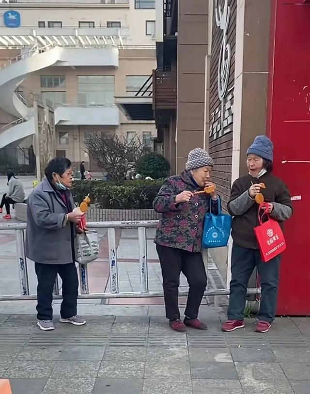 心理专家说：58岁以后一定要少去看望自己的兄弟姐妹们