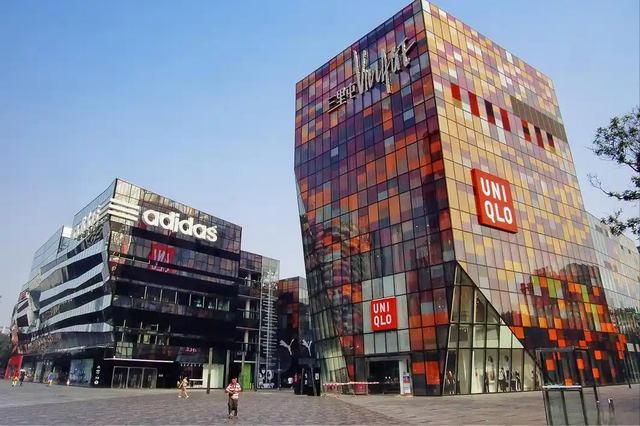 从离城三里到潮流心脏，北京三里屯，如何逆袭成北京城市地标？