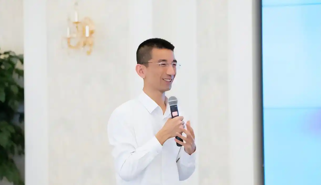 俞敏洪官宣孙东旭离职东方甄选，文案信息量大，证实董宇辉没说错