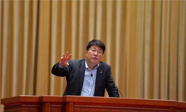 中国芯片弯道超车天团6人组，7年过去4人被查，如今怎么样了