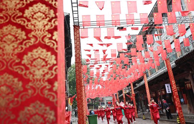 #运城头条#山西新绛：国庆中秋载歌载舞游古州庆华诞