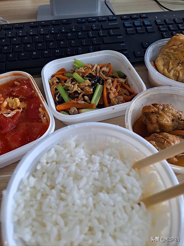 别让“凑活”毁了你的人生！这种隐性消耗，正在拖垮很多人