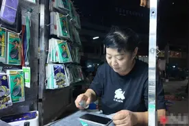 宿迁：摆摊卖货赚“碎银” 他们忙并快乐着图片