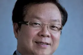 清明节，中纪委打落“舞林盟主”，清明上香求祖宗没用。坐标北京图片