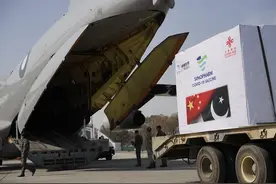 中国援助巴铁火到国外，各国网友：中国太伟大了，越南为此眼红了图片