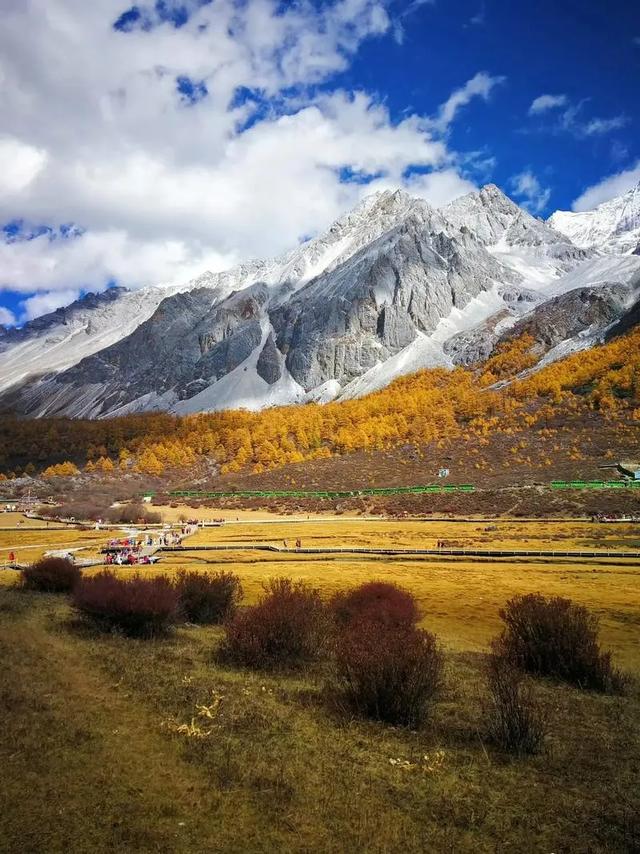 川西秘境暴击！甘孜金秋自驾旅行：隐秘秋色与人文体验一次拿下