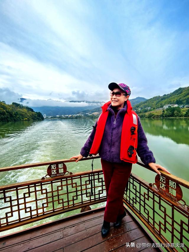 陕南石泉县后柳古镇汉江三峡