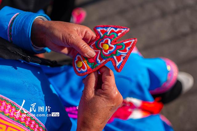 四川茂县：走进黑虎羌寨 感受原汁原味的羌族风情
