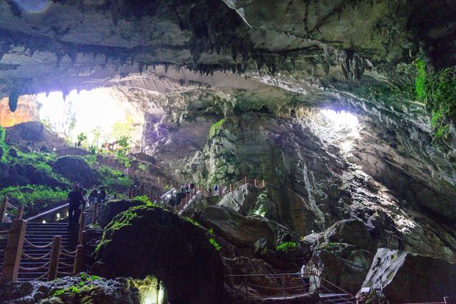 织金洞 走没走过的路—2025.4防城港—兰州之四 安顺—百里杜鹃景区