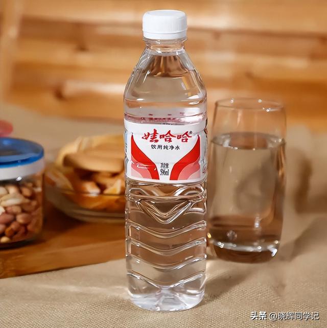 官媒发文！宗馥莉再破天花板，让亲叔宗泽后和整个商界沉默了