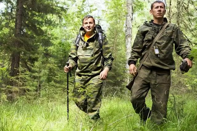 护林员徒手抗砍刀，非法建筑占公园，塞拉利昂生态旅游梦碎了？