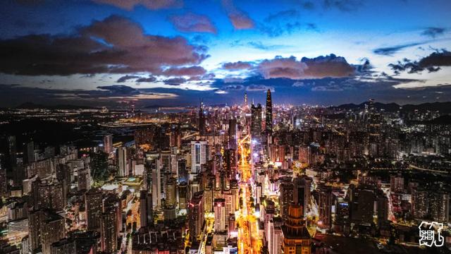 “宜居深圳”之夜景圳好:鹏城夜景的光影密码