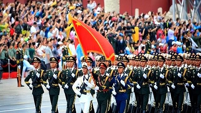 挂断中方电话后！特朗普像变了个人，北京阅兵典礼，该给他留个座