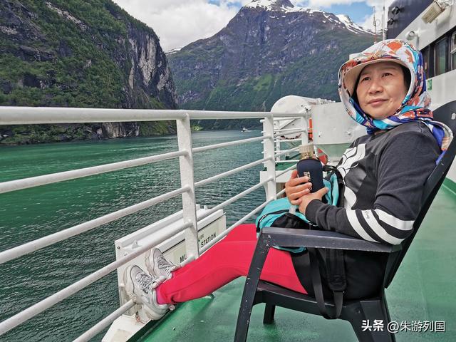 在挪威峡湾，一天三次轮渡，带来的震撼体验
