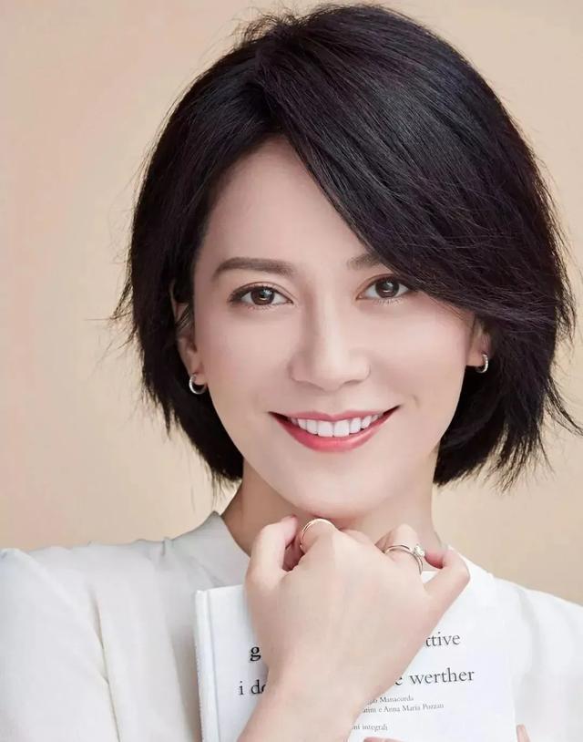 俞飞鸿54岁未婚，冯唐问她生理需求，她说有男人陪伴了近20年