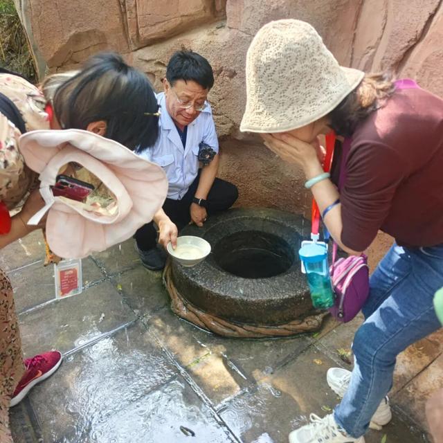 “环西部火车游·崆峒号”再启九月白露康养之旅