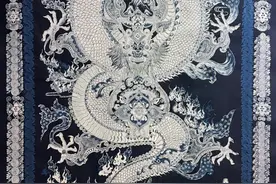 8万人深夜围观，这个男人有点看头图片