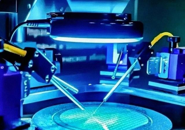 回击中国，高市早苗传出正在蓄大招，准备对华全面禁售？