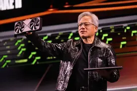 黄仁勋带来“王炸”，网友在“扒”他的黑夹克丨看趋势图片