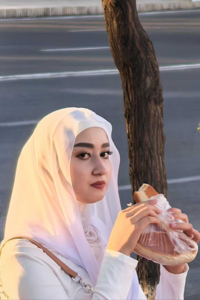 中亚旅游天花板，被戏称为“放大版新疆”，安全系数高，一眼千年