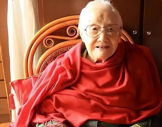 1955年，毛主席看到枪决名单后，拍案大怒：她可是咱全党的恩人！