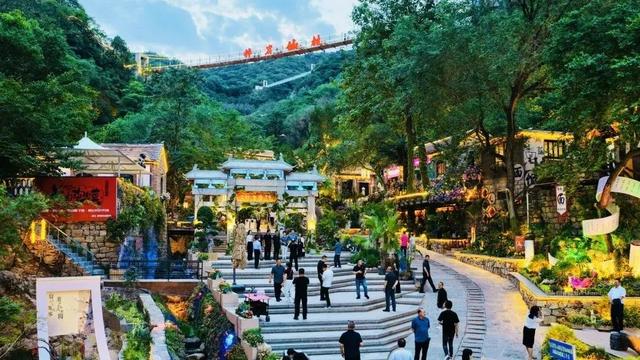南有琅琊古城｜北有红叶柿岩，解码文旅双星炼成记