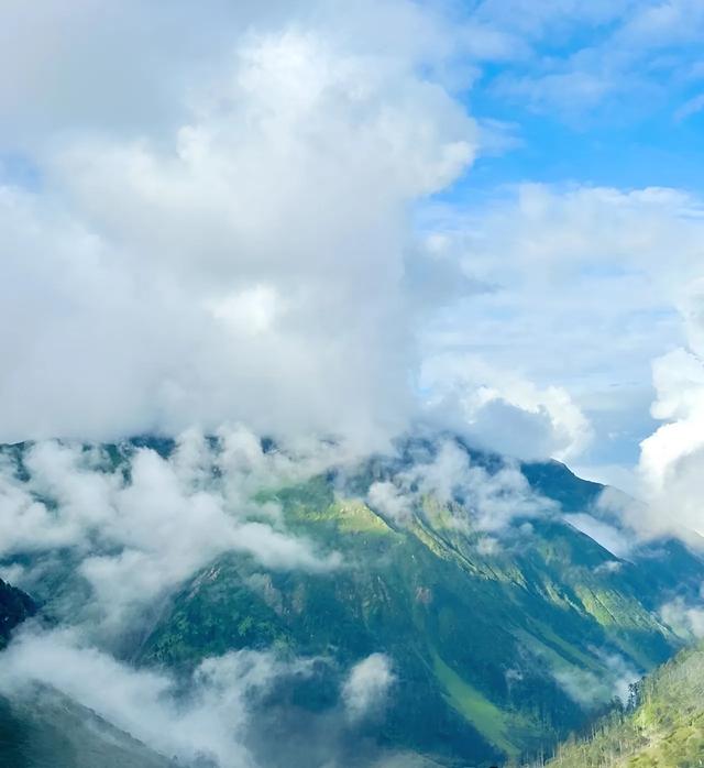 从冰川到雨林!这条中国最魔幻公路,让无数人怀疑自己的眼睛