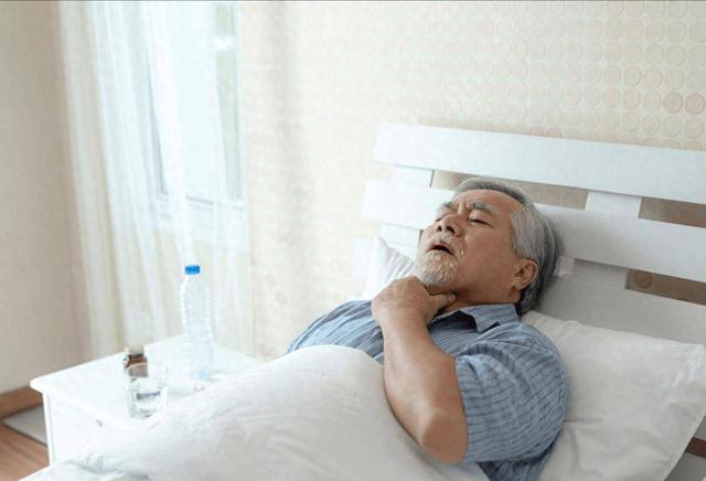男性吸烟后，若频繁出现4种异常，证明已不适合吸烟，尽快戒了吧