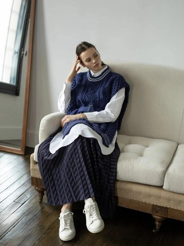 秋冬穿藏蓝色：真的很高级