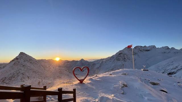别再等！达古秋冬双景已上线，从彩林穿越到雪域