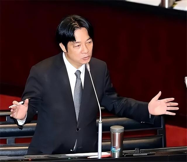台胞参加九三阅兵，前脚刚落地北京，马上就送给赖清德一句话