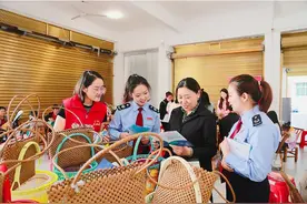 税务一点通｜买保险还能抵个税？认准这个码就对了图片