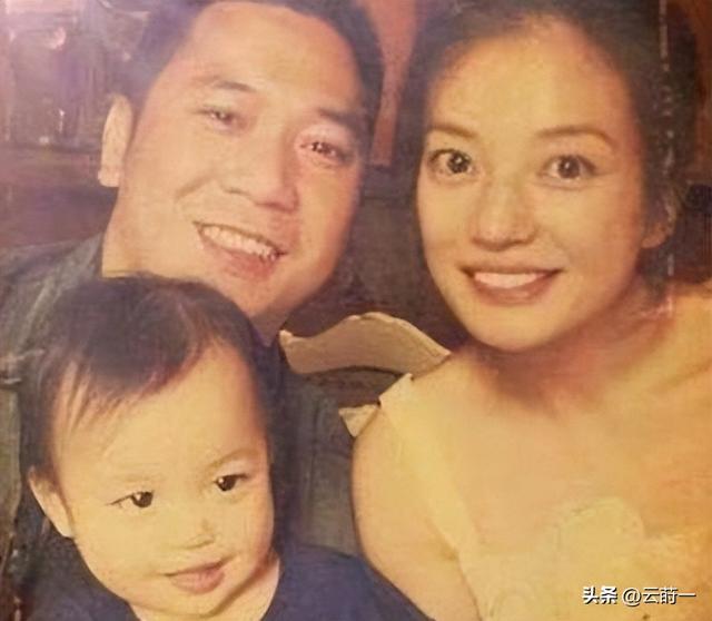 黄有龙做梦也没想到，自己花重金培养大的女儿，竟给赵薇做了嫁衣