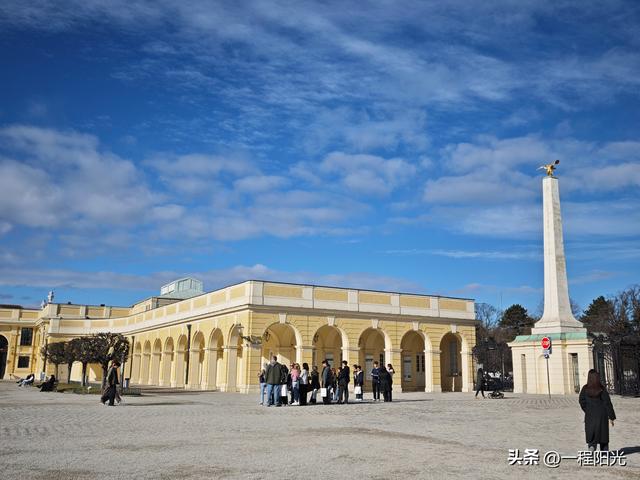欧洲自由行之维也纳游记，华丽的宫殿与搞笑的地铁手动门