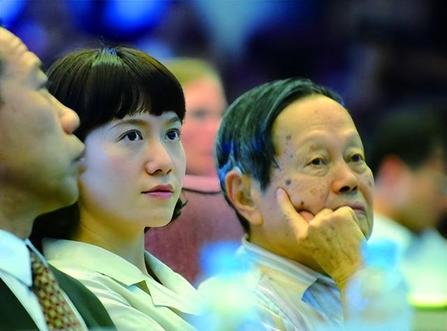 误会太深！直到杨振宁对翁帆的称呼曝光，才懂杨澜那番话含金量