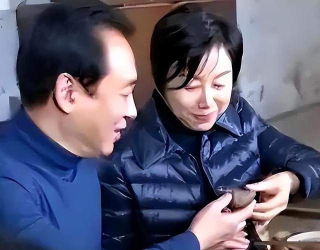 开始清算？逃到英国两年，许家印前妻再迎2大噩耗，儿子也遭牵连