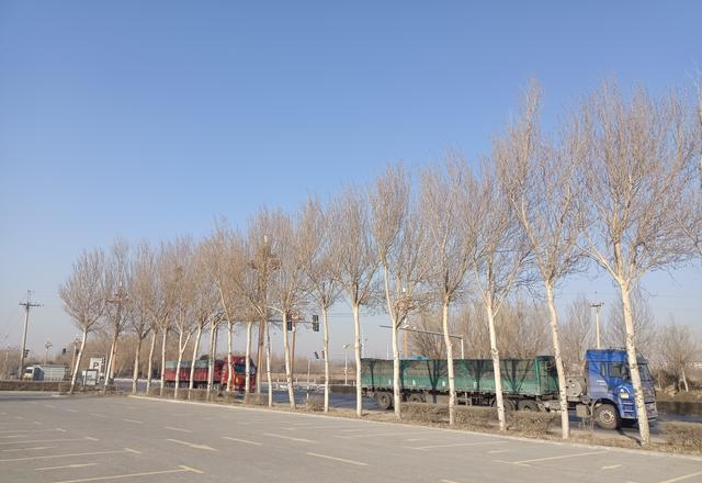 敬我们同学情谊 聚是一团火，散是满天星