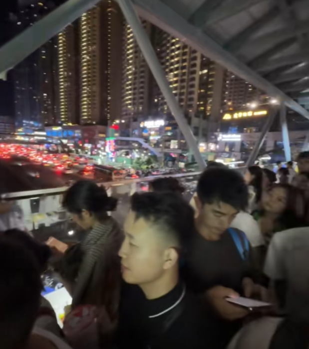 贵州彻底失守！全国游客“攻占”城邦，人潮汹涌，多个地区已沦陷