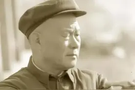 78年梁明德追悼会上，任仲夷问项南他们的关系，项南：他是我亲爹图片
