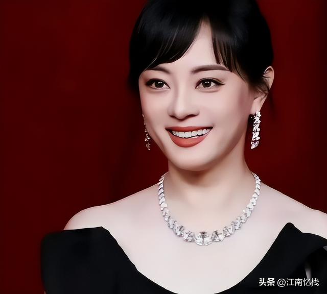 钱再多有什么用？50岁周迅的现状，给所有中年女性提了个醒