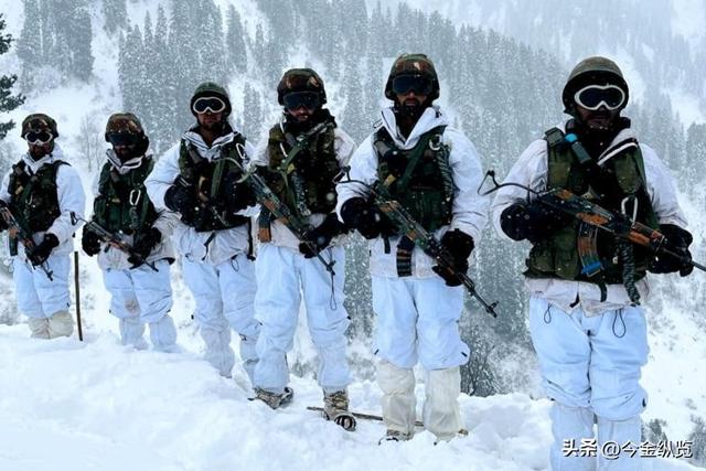 中印边境现"金属鬼怪"！解放军机器人哨兵上岗，印军还在苦熬严寒