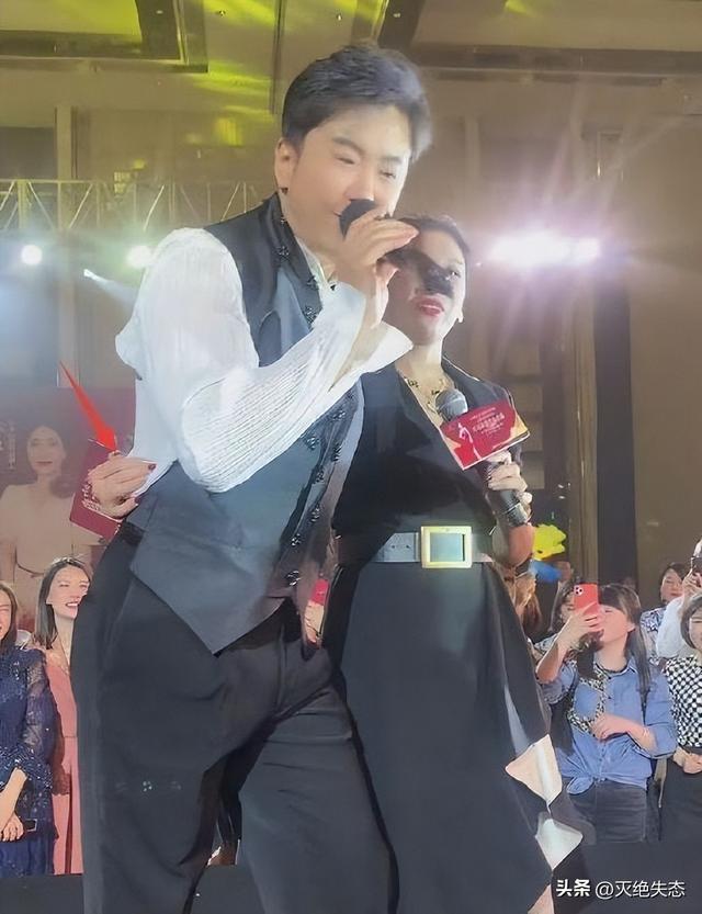 他8次上春晚，作死被捕入狱，今54岁无人问津，老搭档也断了联系