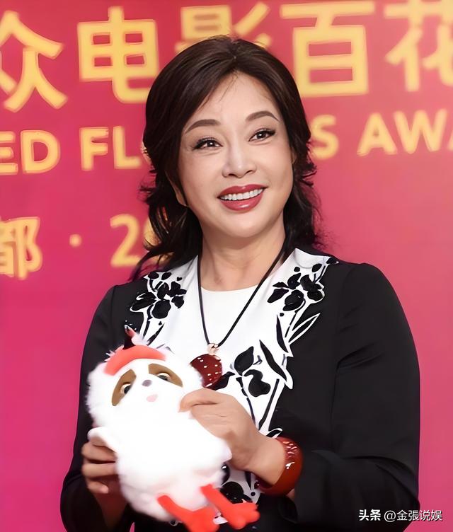 钱再多有什么用？75岁的"风流妖精"刘晓庆	，已经走上另一条道路